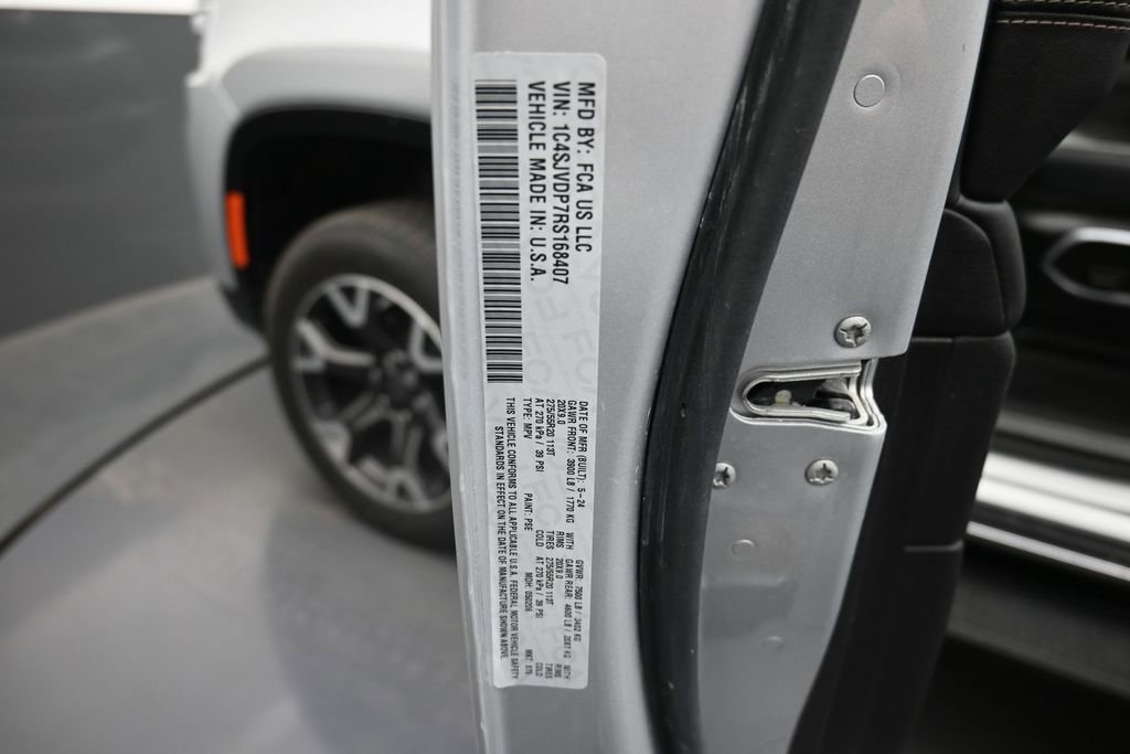 Used 2024 Jeep Wagoneer Series III AWD/4WD image 19