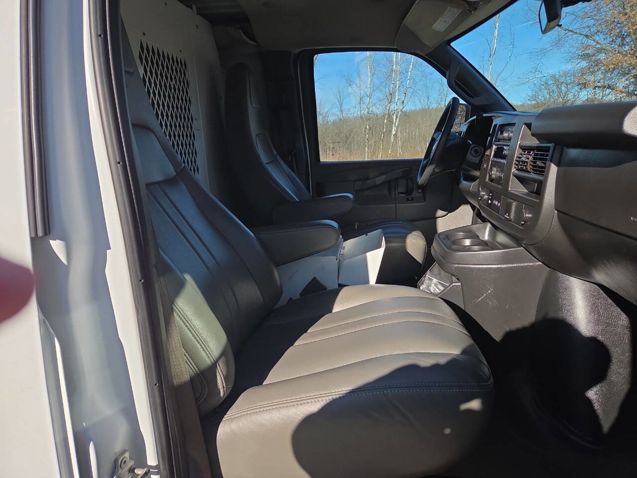 Used 2019 Chevrolet Express 3500 w/ Driver Convenience Package image 14