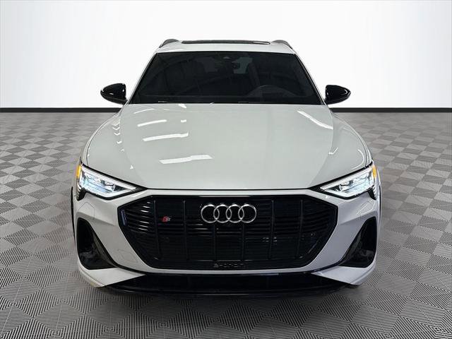 Used 2023 Audi e-tron S Prestige w/ Prestige Package AWD/4WD image 2