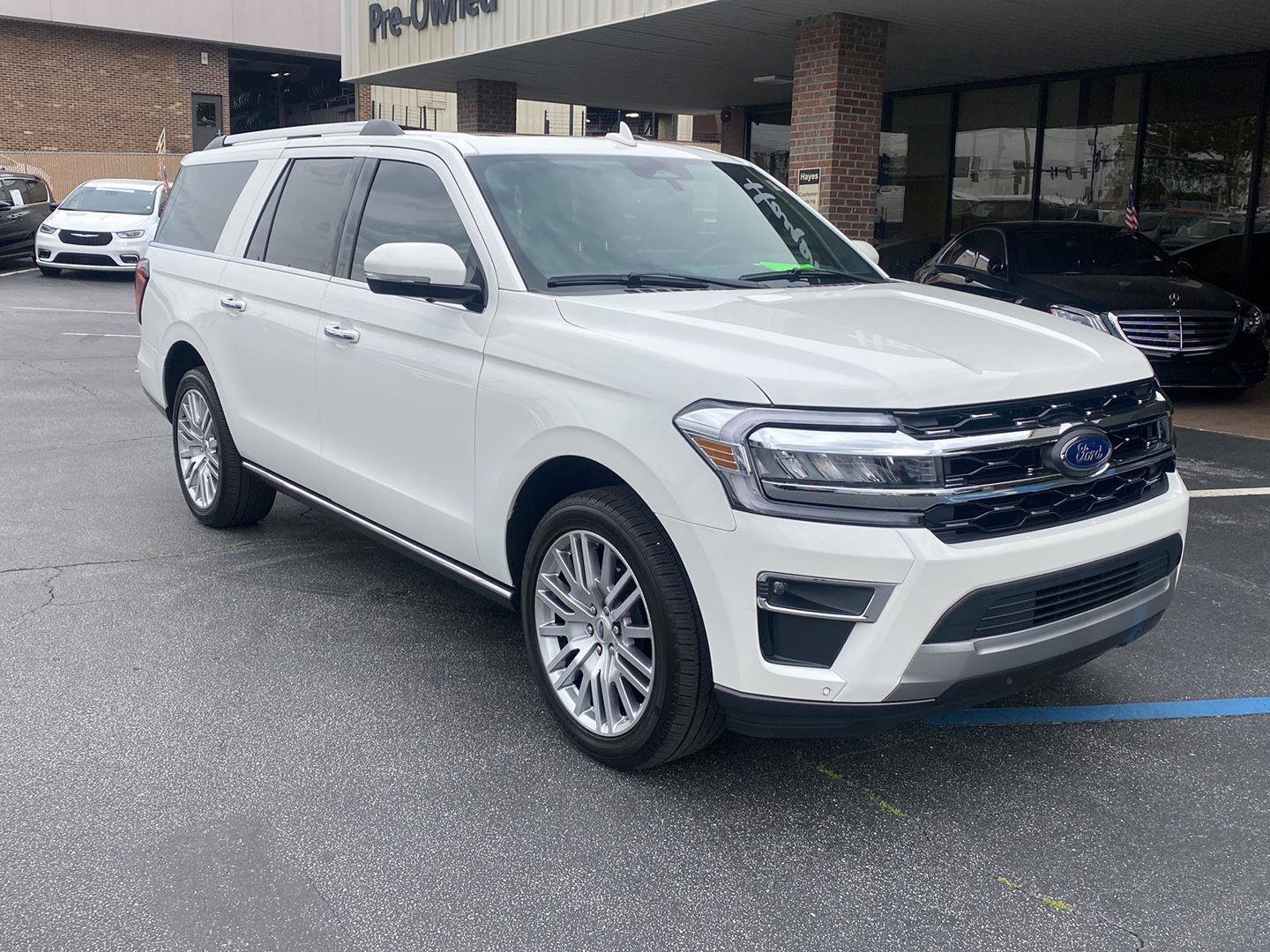 Used 2024 Ford Expedition Max Limited RWD image 2