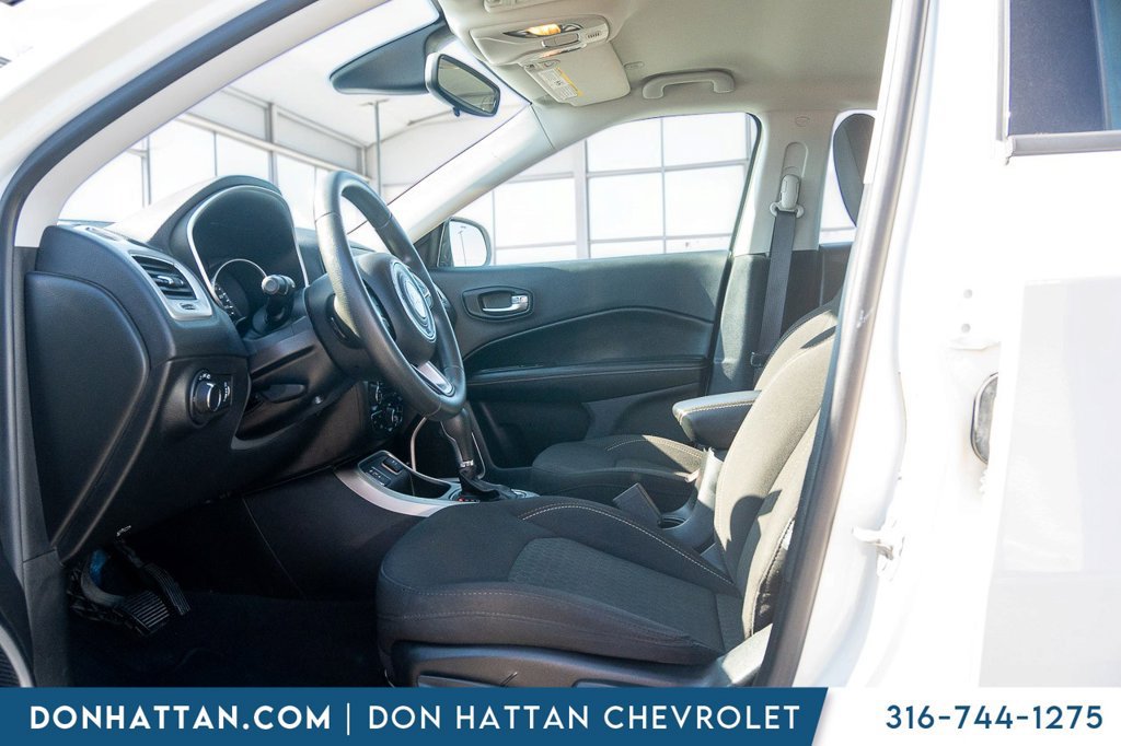 Used 2021 Jeep Compass Sport FWD image 3