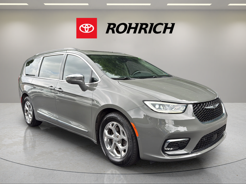 Used 2022 Chrysler Pacifica Limited FWD image 4
