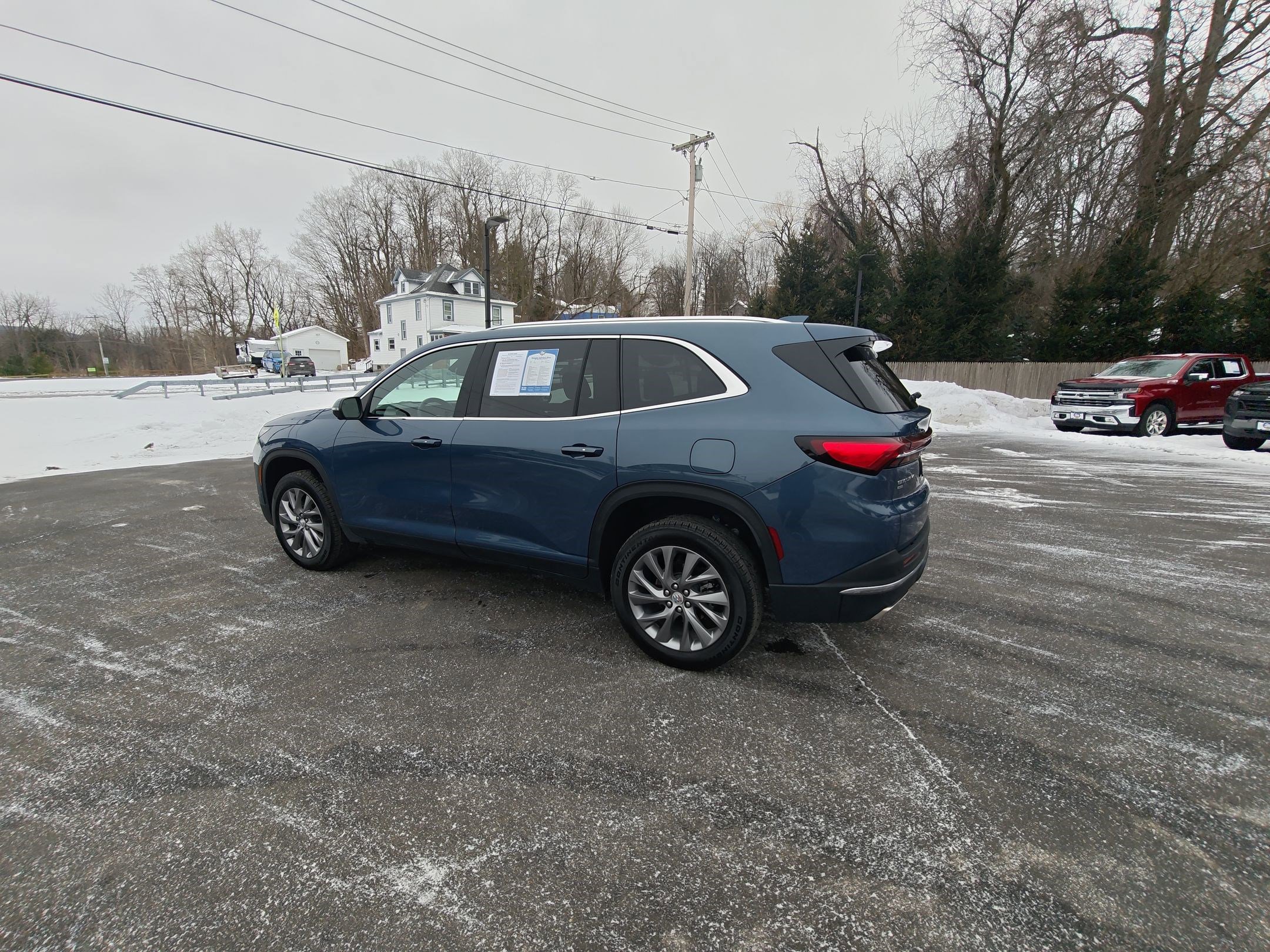 Certified 2025 Buick Enclave Preferred image 3