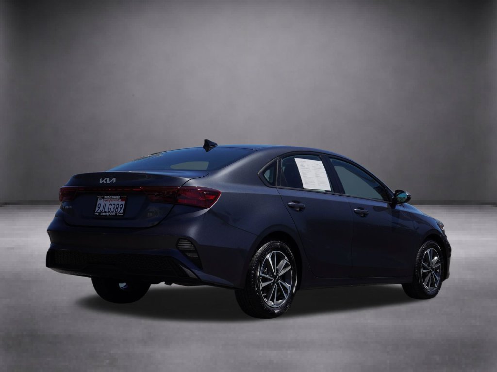 Used 2024 Kia Forte LXS w/ LXS Technology Package FWD image 4