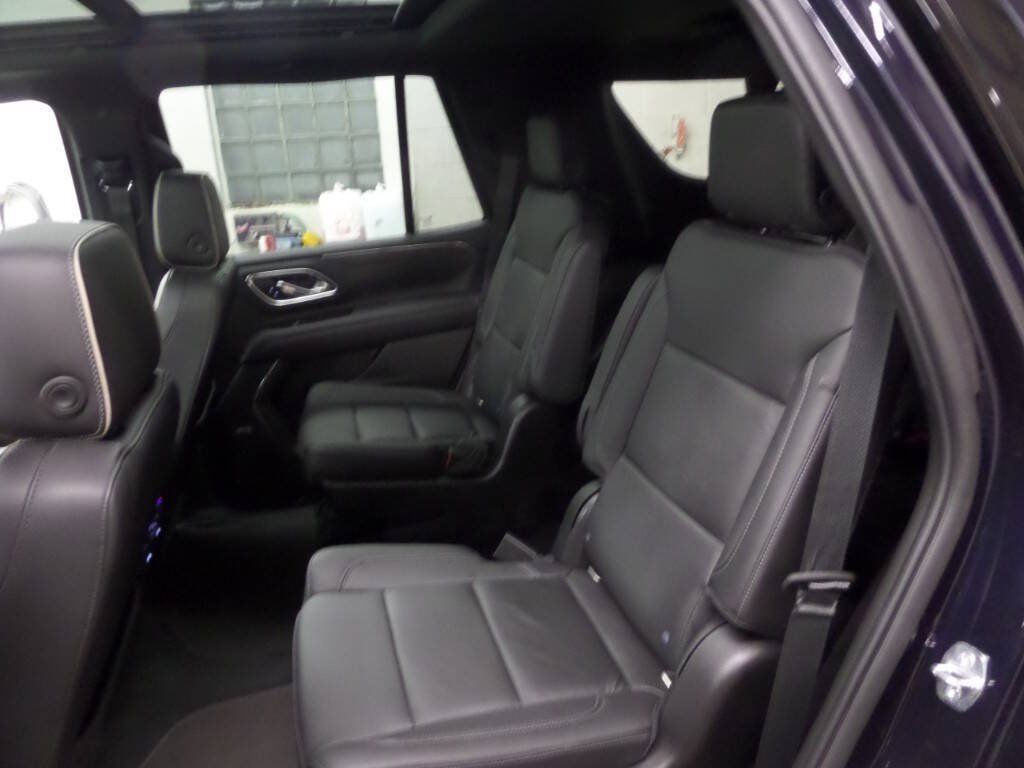 Used 2021 Chevrolet Tahoe Z71 w/ Z71 Signature Package AWD/4WD image 8
