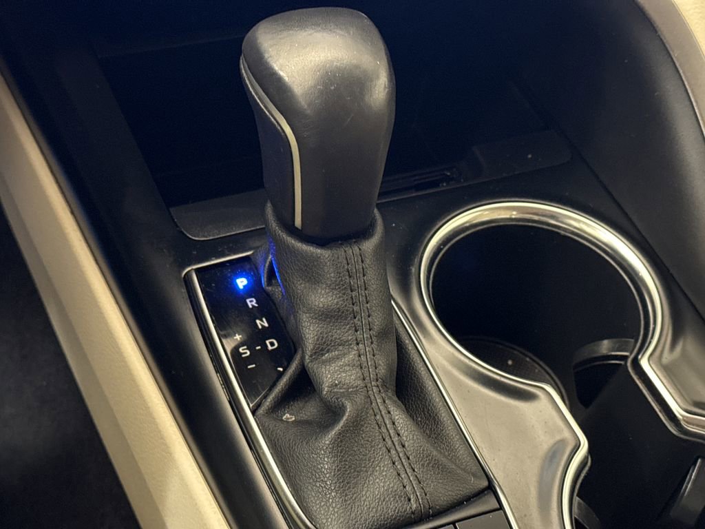 Used 2020 Toyota Camry XLE FWD image 25