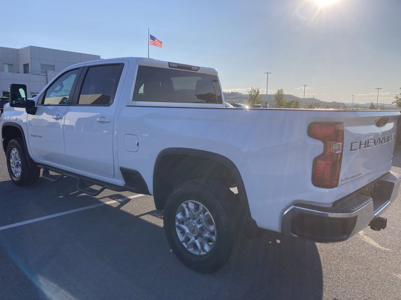 Used 2022 Chevrolet Silverado 3500 LT w/ Convenience Package AWD/4WD image 5