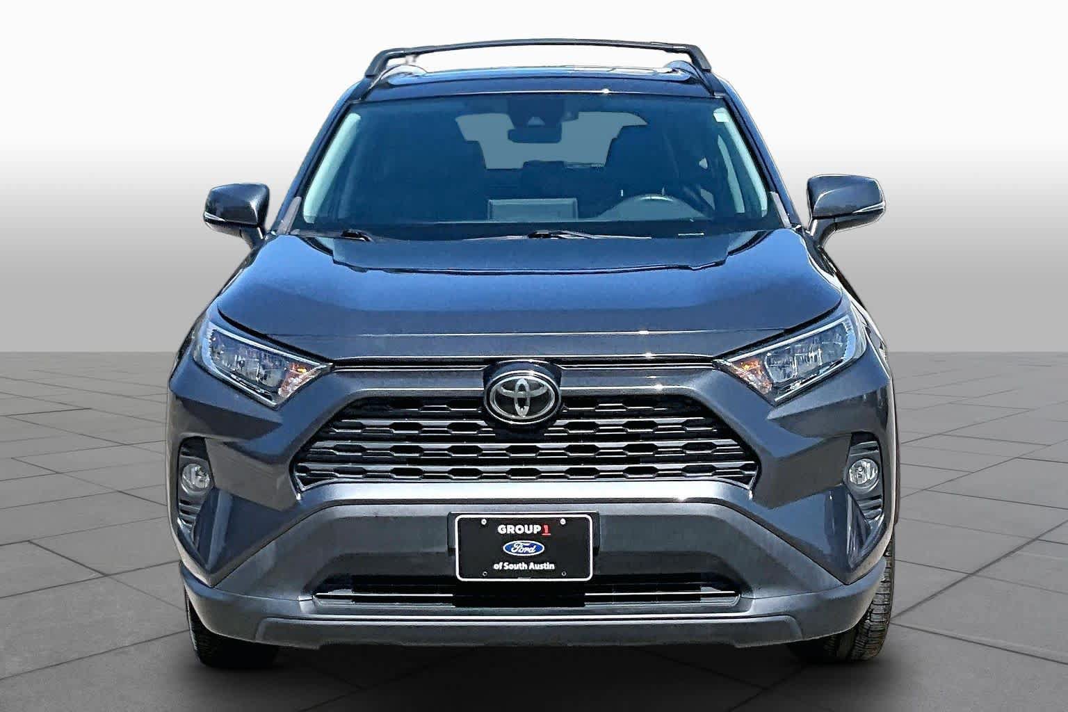Used 2019 Toyota RAV4 XLE Premium FWD image 4