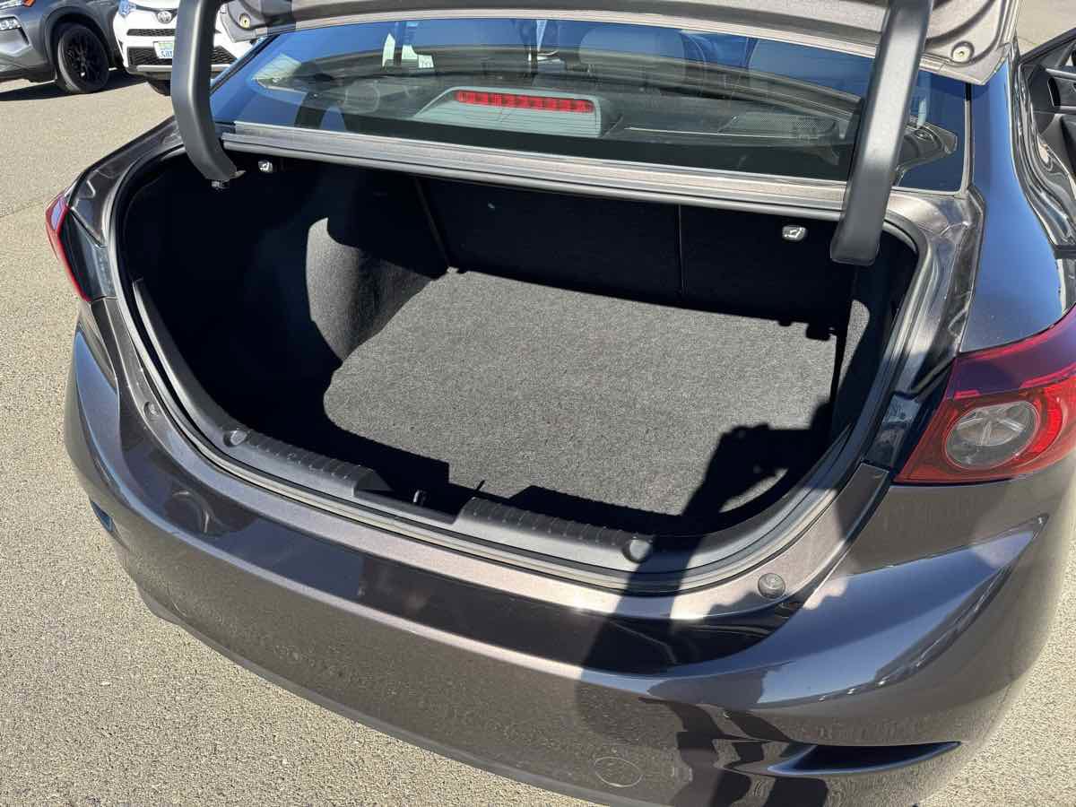 Used 2016 MAZDA MAZDA3 i Touring w/ Popular Equipment Package image 36