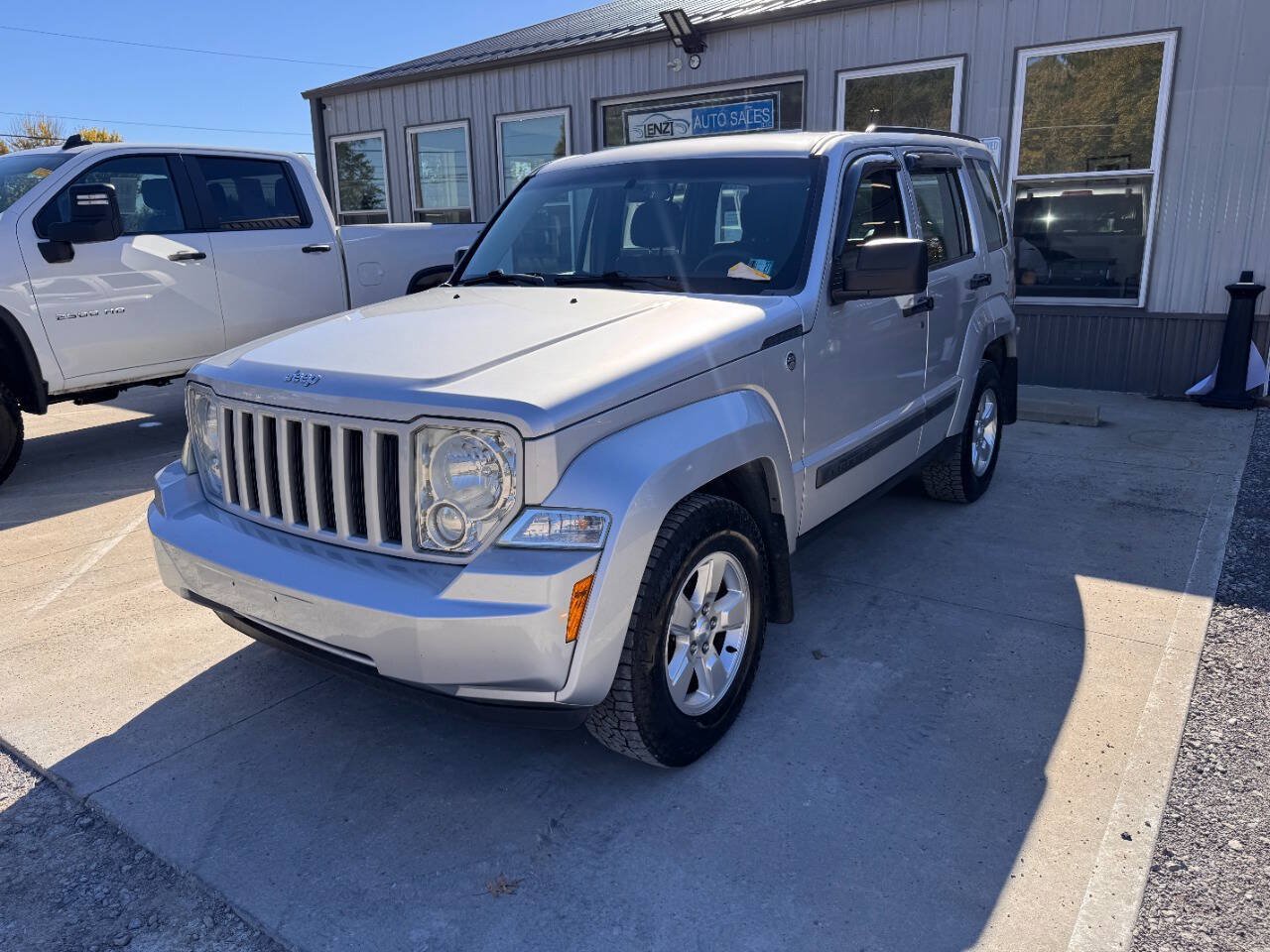 Used 2011 Jeep Liberty Sport AWD/4WD image 3