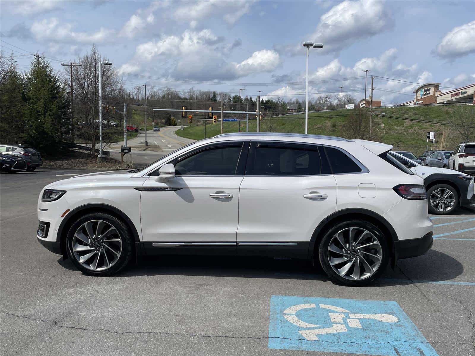 Used 2019 Lincoln Nautilus Reserve w/ Ultimate Package image 2