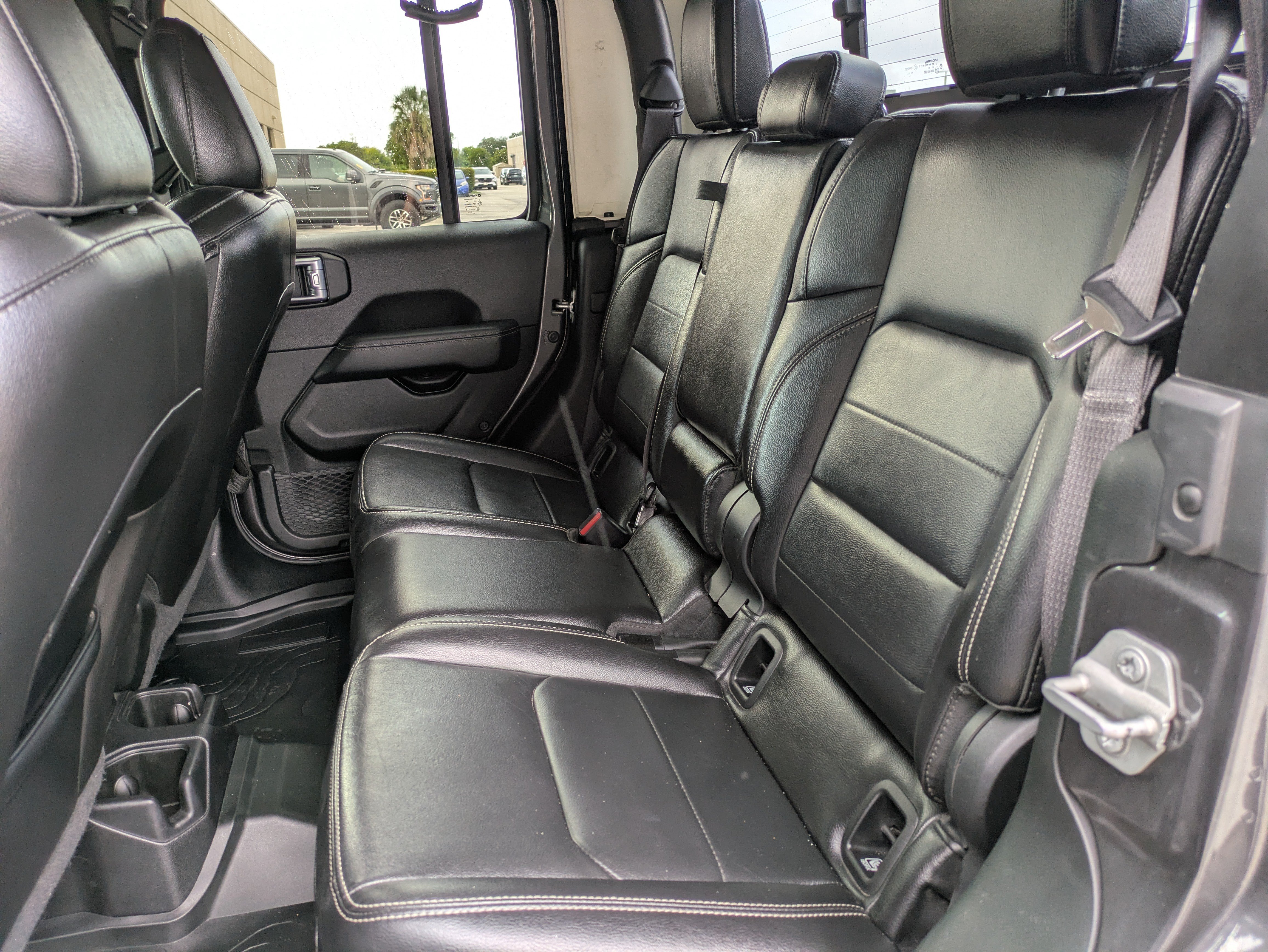 Used 2020 Jeep Gladiator Overland AWD/4WD image 13