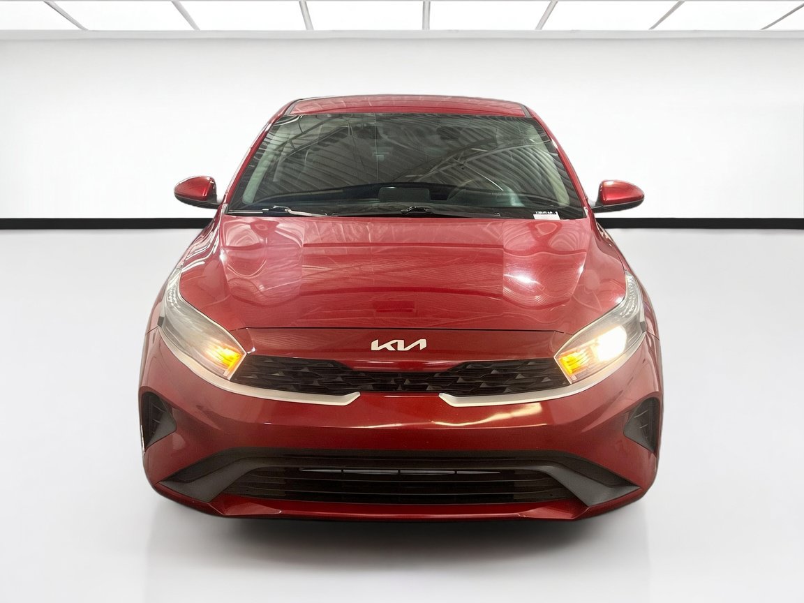 Used 2022 Kia Forte LXS FWD image 2