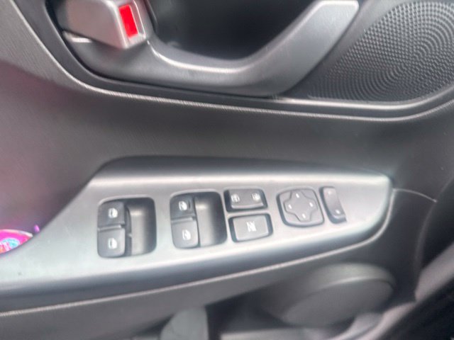 Used 2023 Hyundai Kona SEL FWD image 12