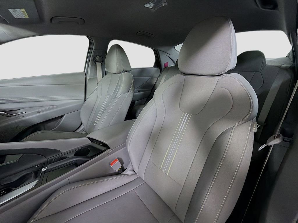 Used 2025 Hyundai Elantra Sport FWD image 13