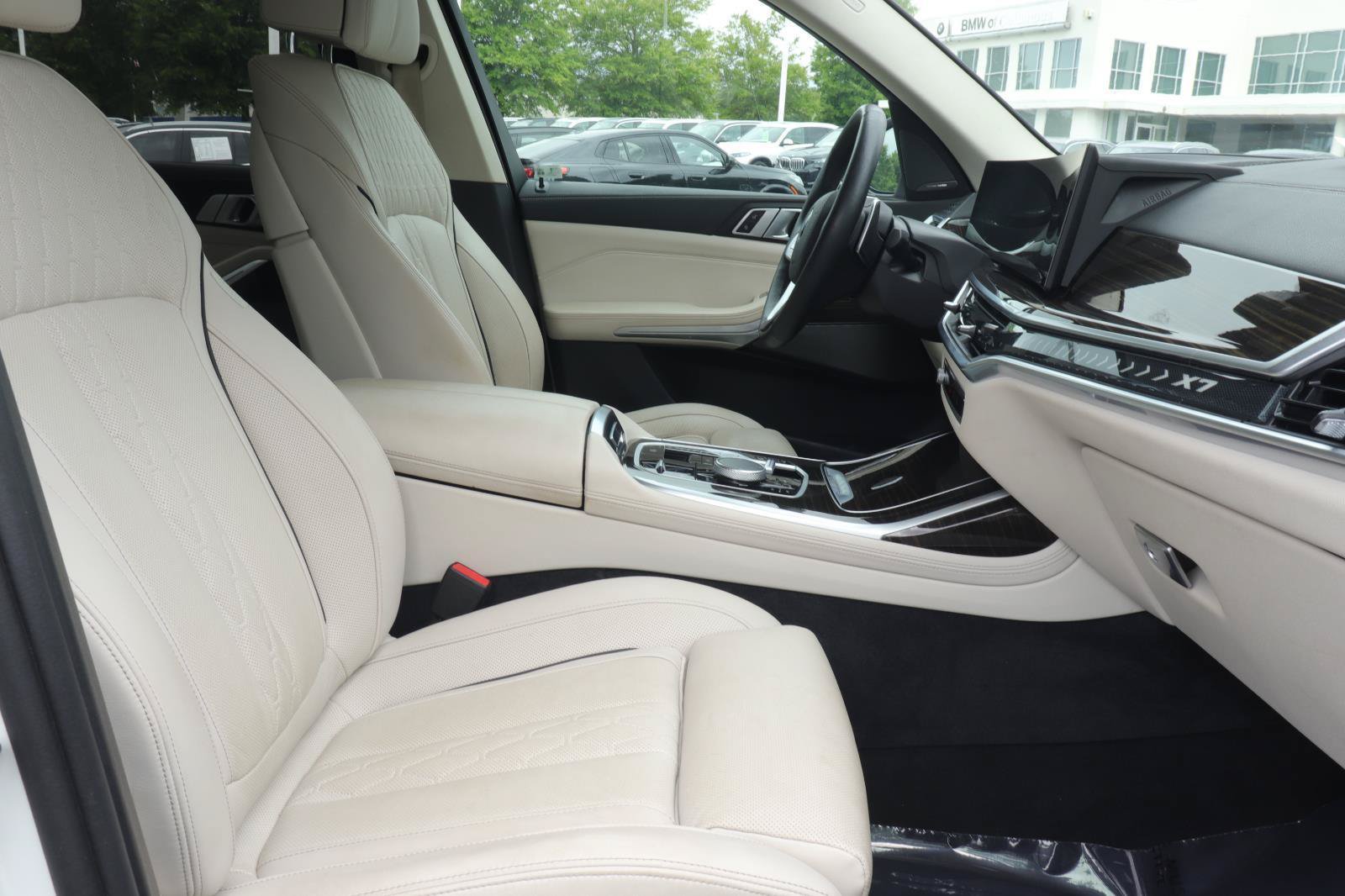 Used 2024 BMW X7 xDrive40i w/ Premium Package AWD/4WD image 22