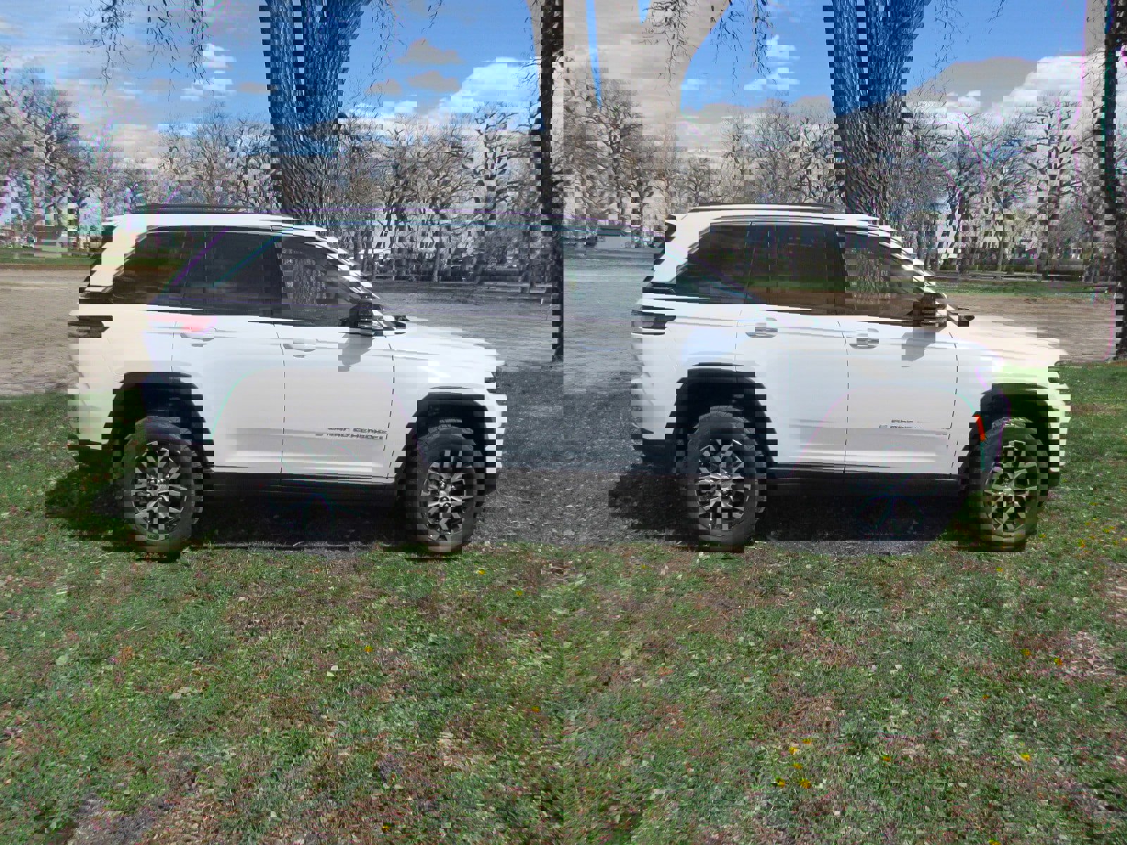 New 2025 Jeep Grand Cherokee Limited w/ Trailer Tow Package image 3