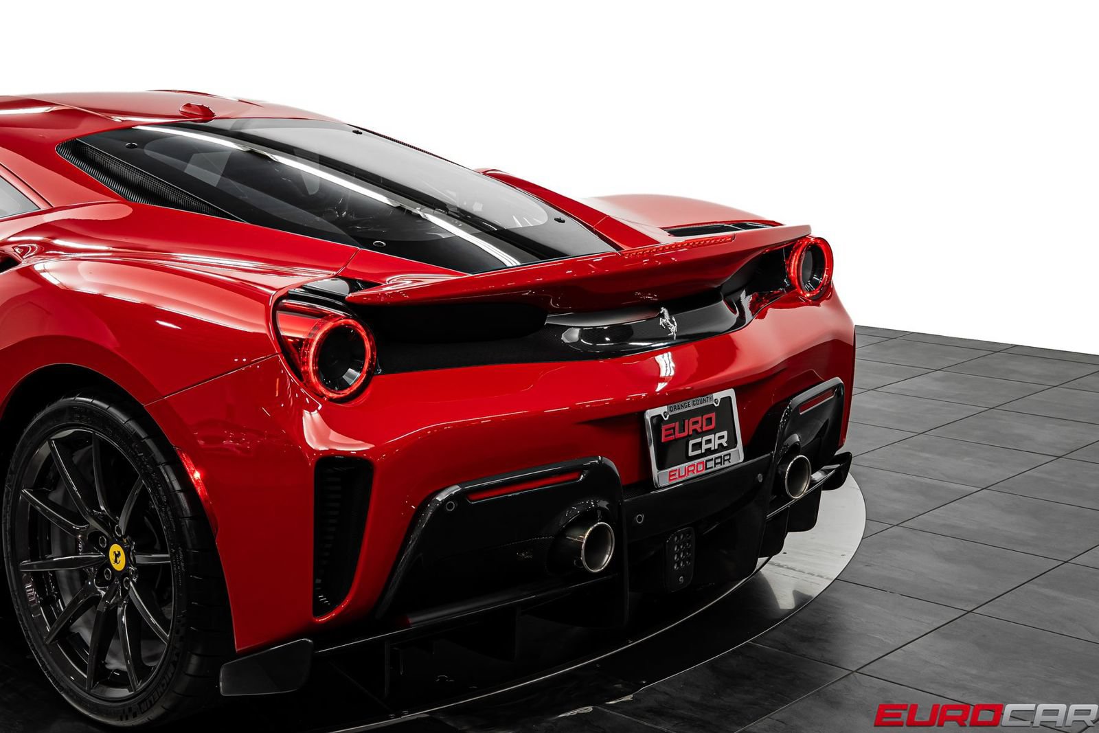 Used 2019 Ferrari 488 Pista Coupe RWD image 21
