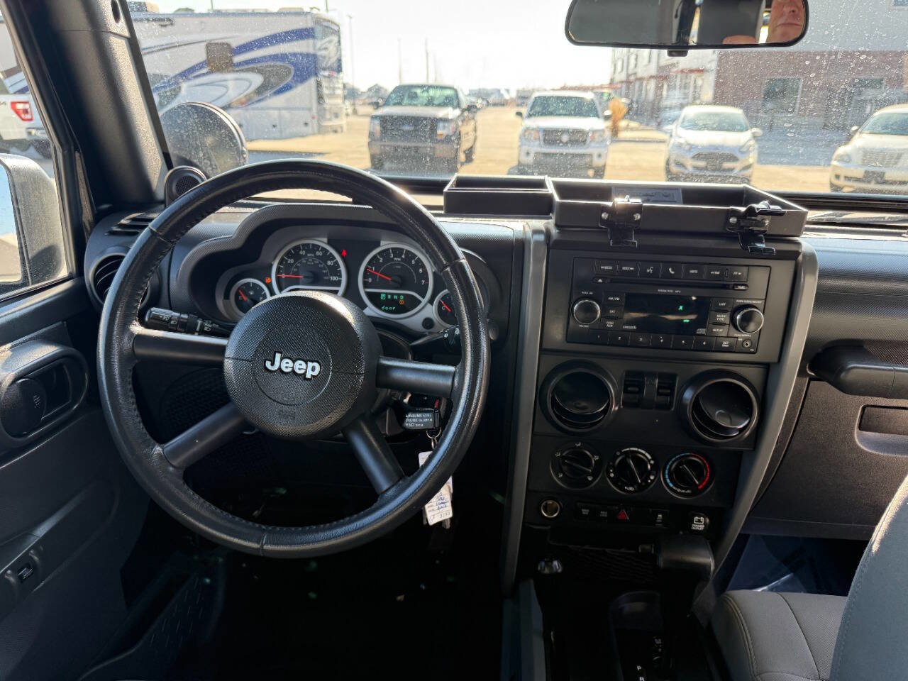 Used 2010 Jeep Wrangler Rubicon w/ PWR Convenience Group image 31