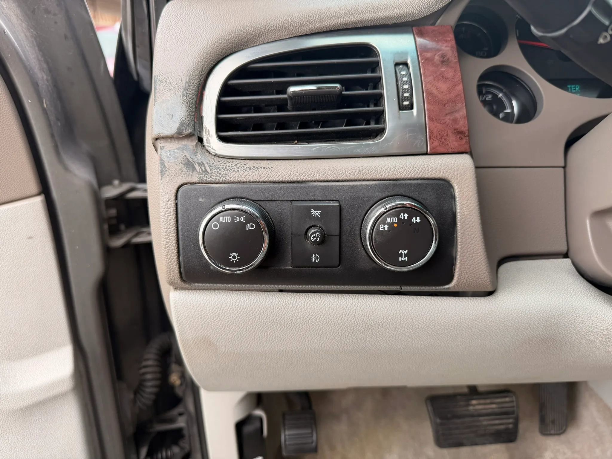 Used 2007 Chevrolet Avalanche LT w/ LT Preferred Equipment Group AWD/4WD image 36