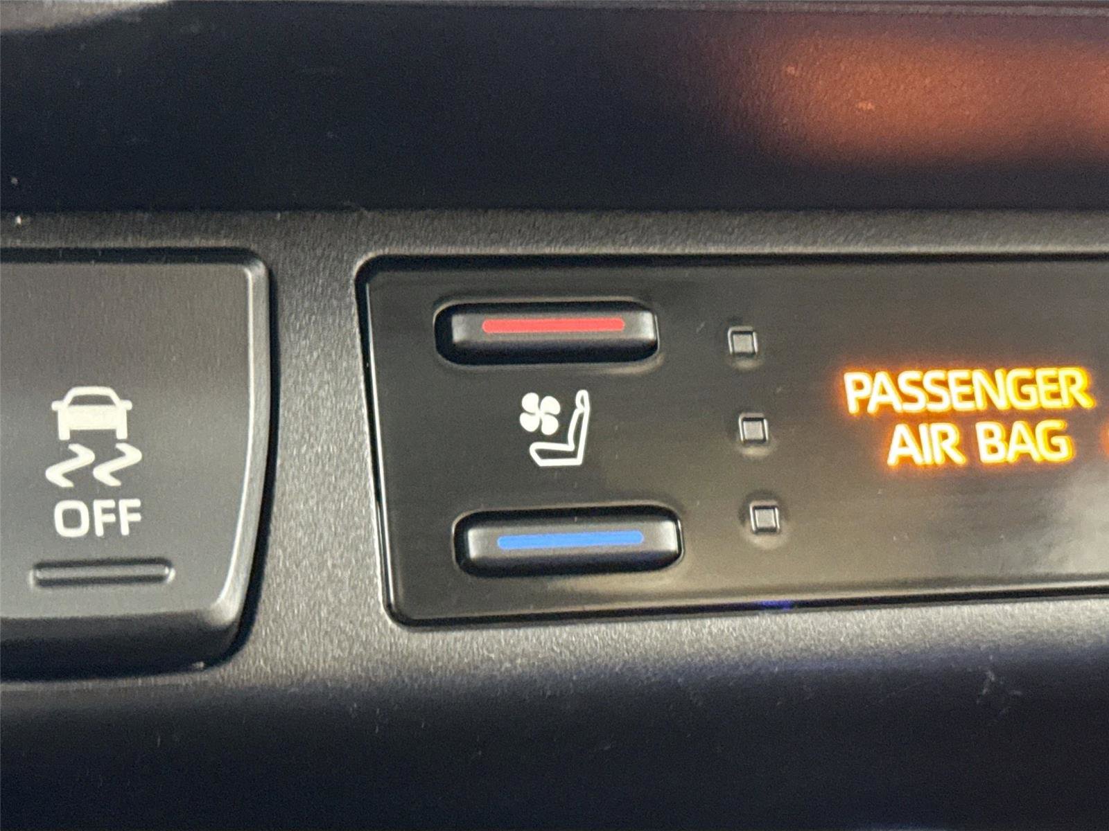 Used 2019 Toyota RAV4 Limited w/ Cold Weather Package image 8