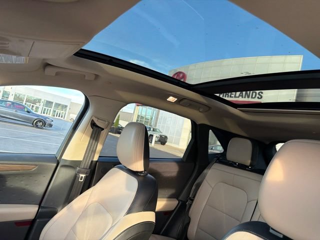 Used 2020 Ford Escape Titanium AWD/4WD image 16