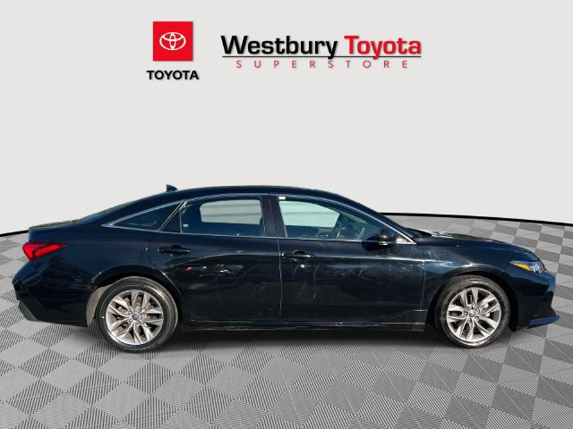 Certified 2022 Toyota Avalon XLE w/ Moonroof Package FWD image 6