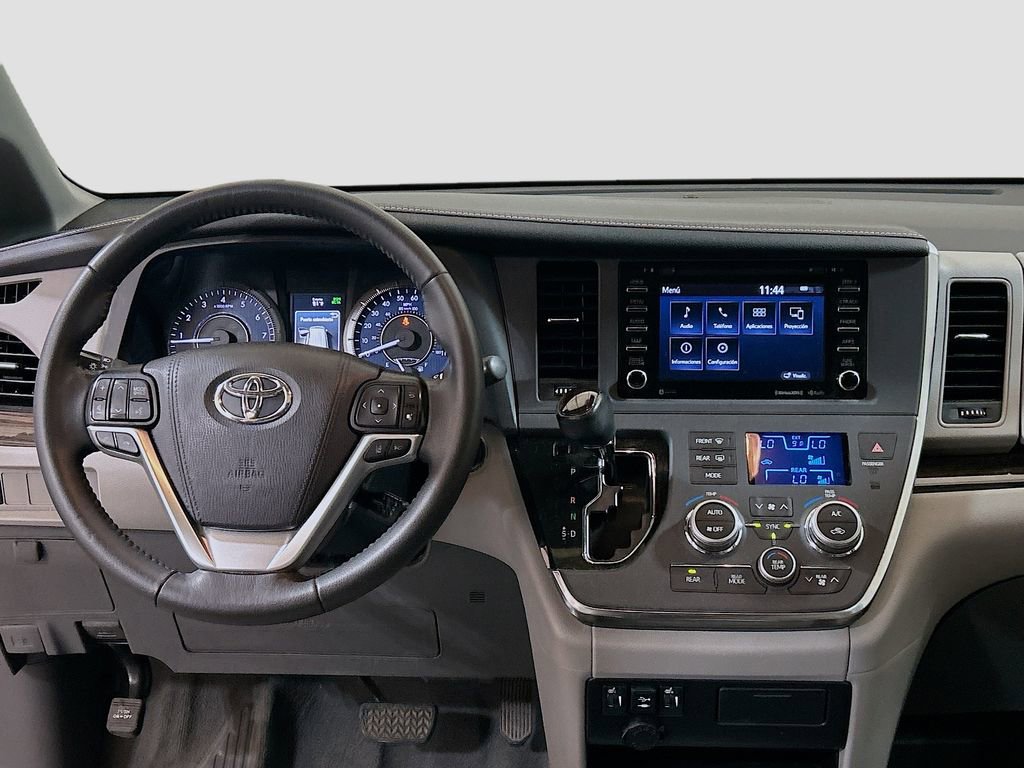 Used 2019 Toyota Sienna XLE FWD image 20