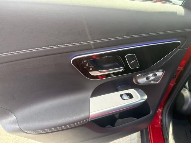 Used 2025 Mercedes-Benz GLC 300 image 22