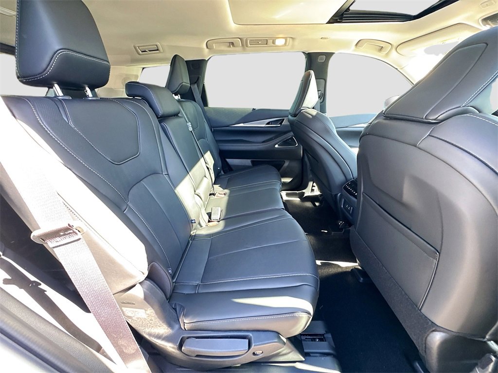 New 2026 INFINITI QX60 Luxe w/ Cargo Package image 30