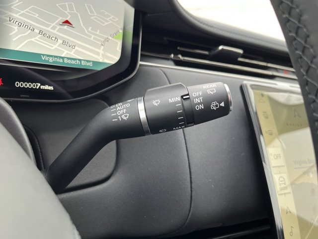 New 2025 Land Rover Range Rover SE image 35