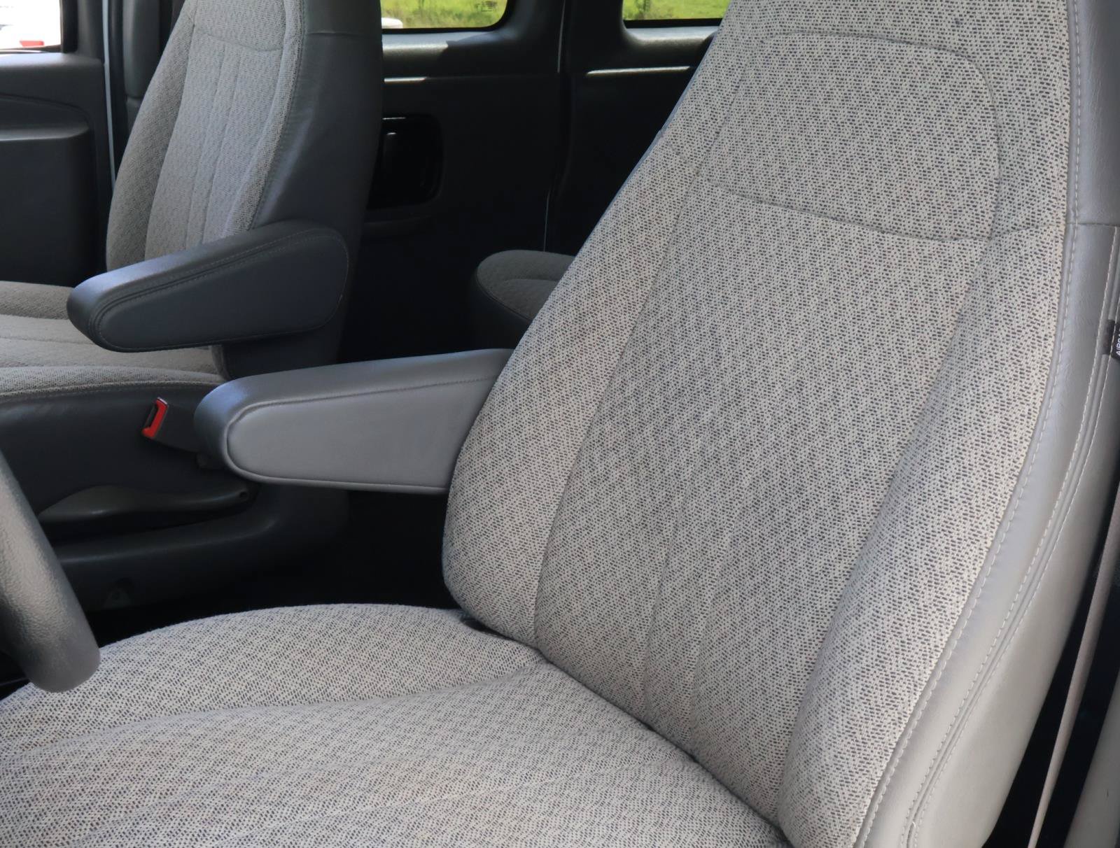 Used 2025 Chevrolet Express 3500 LS RWD image 14