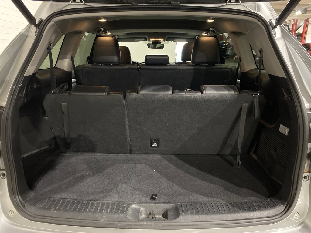 Used 2017 Toyota Highlander XLE image 5