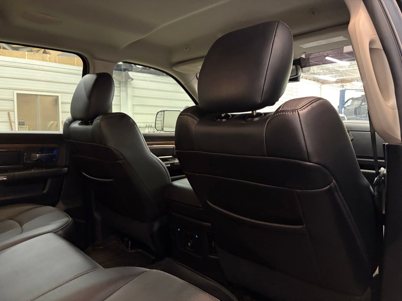 Used 2017 RAM 3500 Laramie AWD/4WD image 29