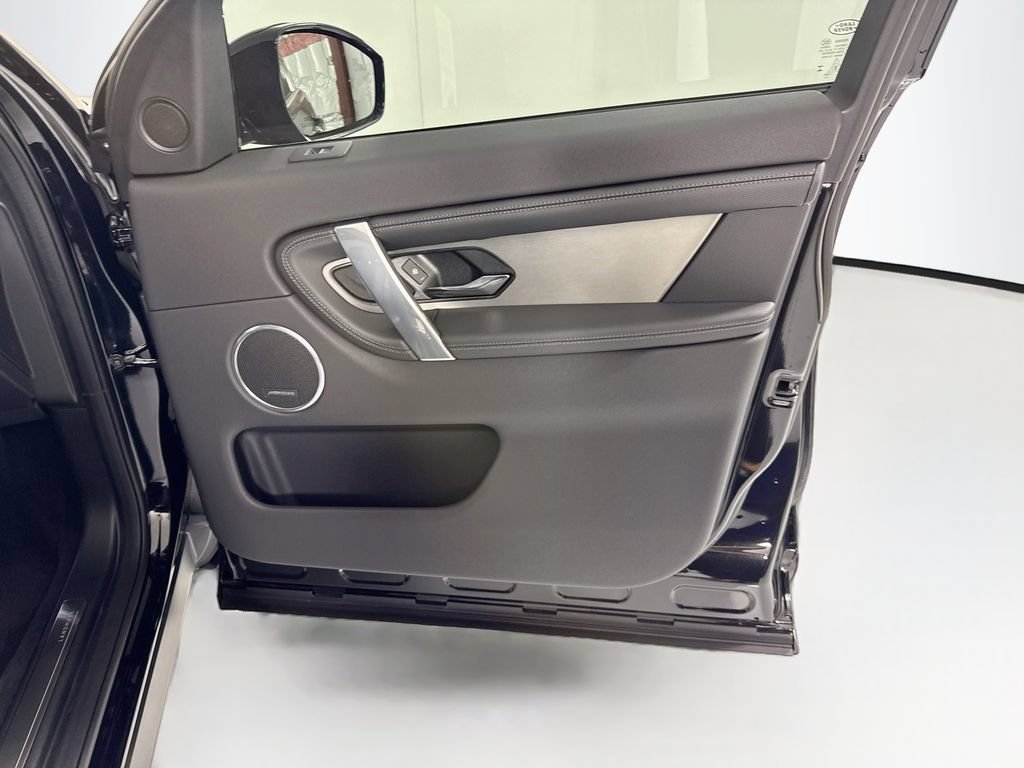 New 2026 Land Rover Discovery Sport Landmark AWD/4WD image 25