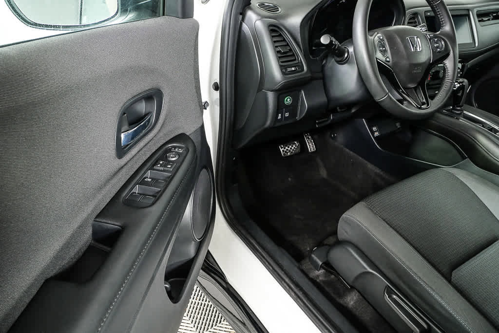 Used 2021 Honda HR-V Sport image 7