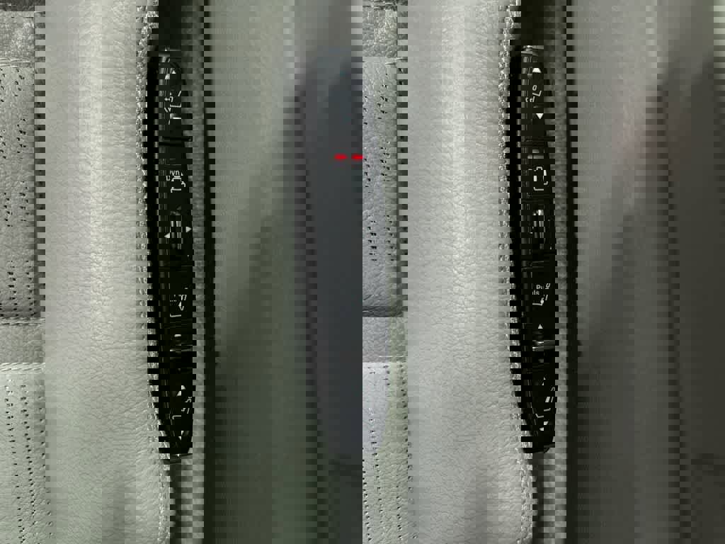 Used 2010 Mercedes-Benz E 63 AMG Sedan image 23