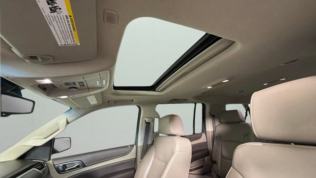 Used 2019 Chevrolet Suburban LT w/ Luxury Package RWD image 28