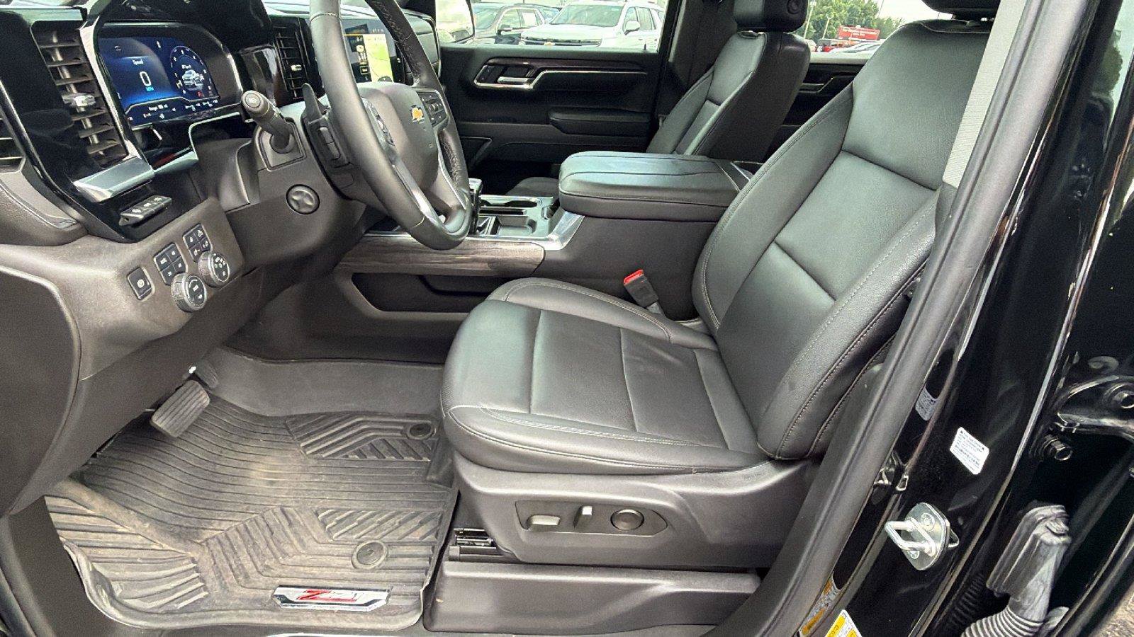 Used 2024 Chevrolet Silverado 1500 LTZ w/ LTZ Premium Package AWD/4WD image 17