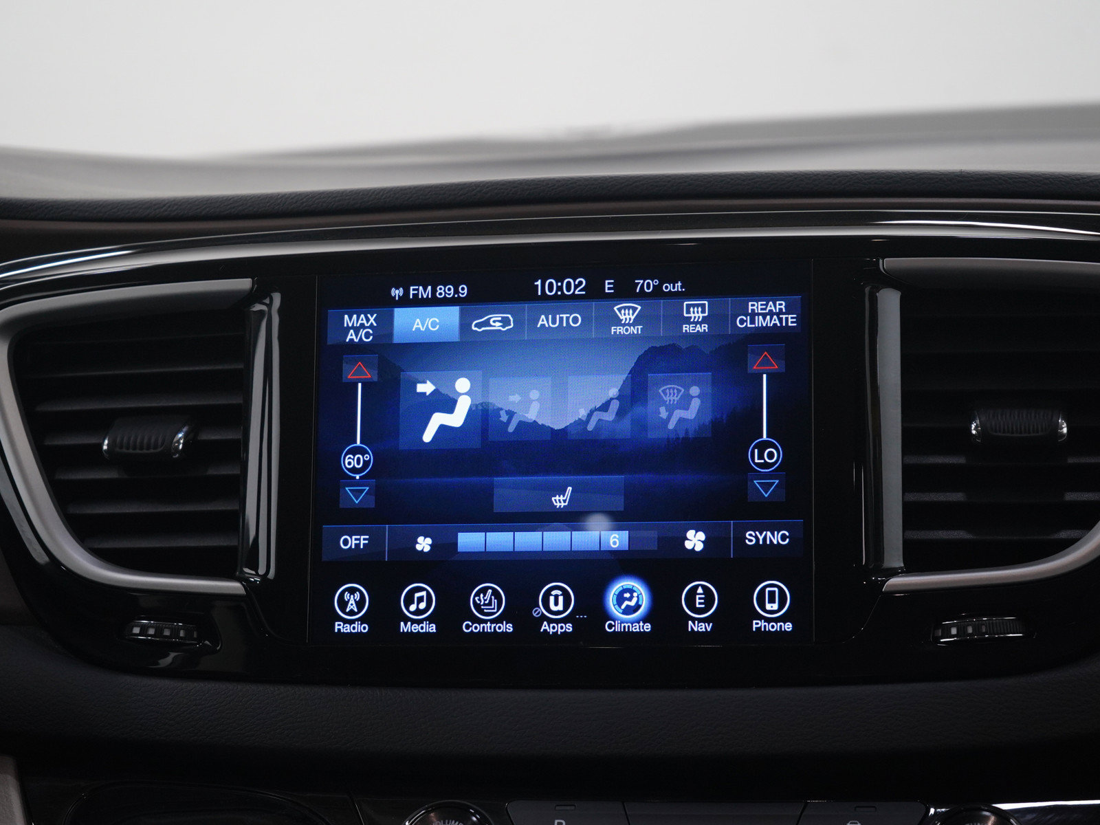 Used 2017 Chrysler Pacifica Touring-L FWD image 16