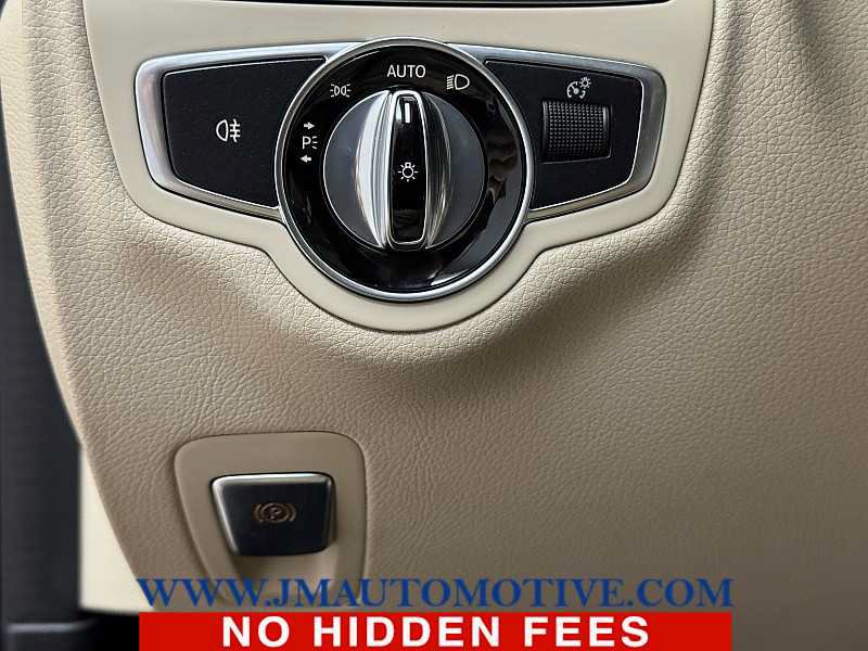 Used 2017 Mercedes-Benz C 300 4MATIC Sedan image 34