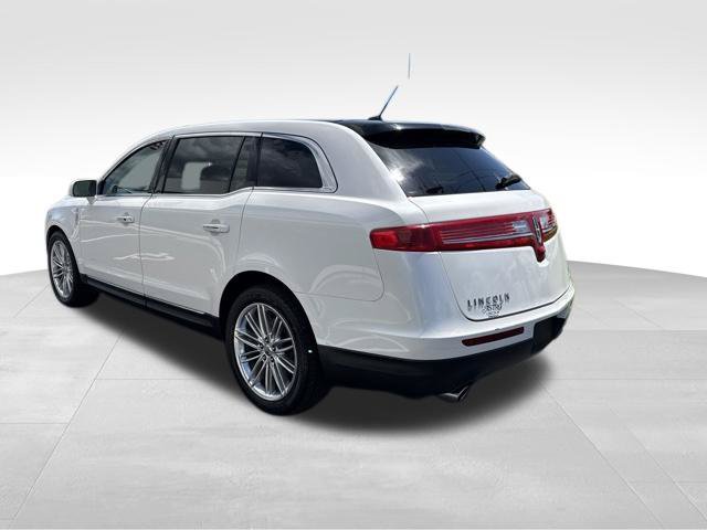 Used 2016 Lincoln MKT AWD image 5