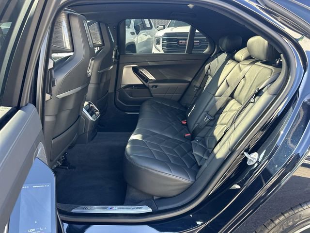 Used 2024 BMW 740i image 25