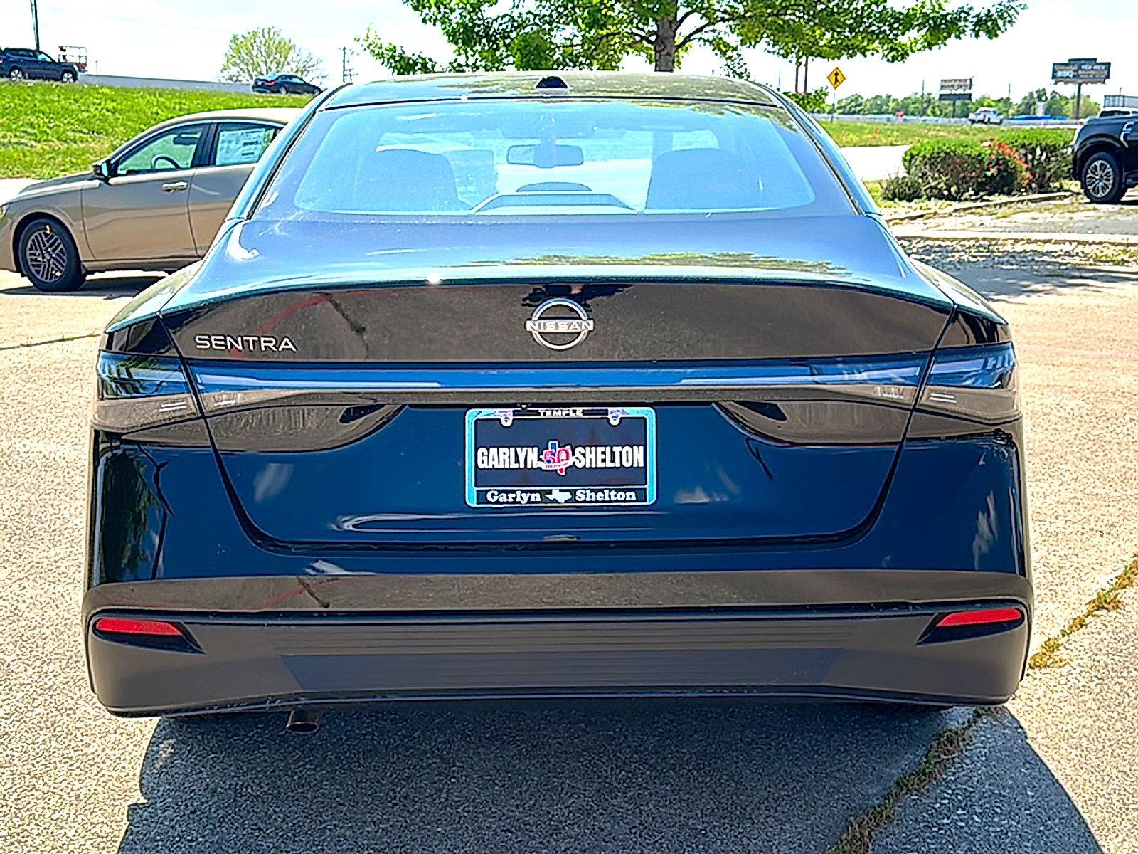 New 2026 Nissan Sentra SV w/ SV Convenience Package FWD image 7