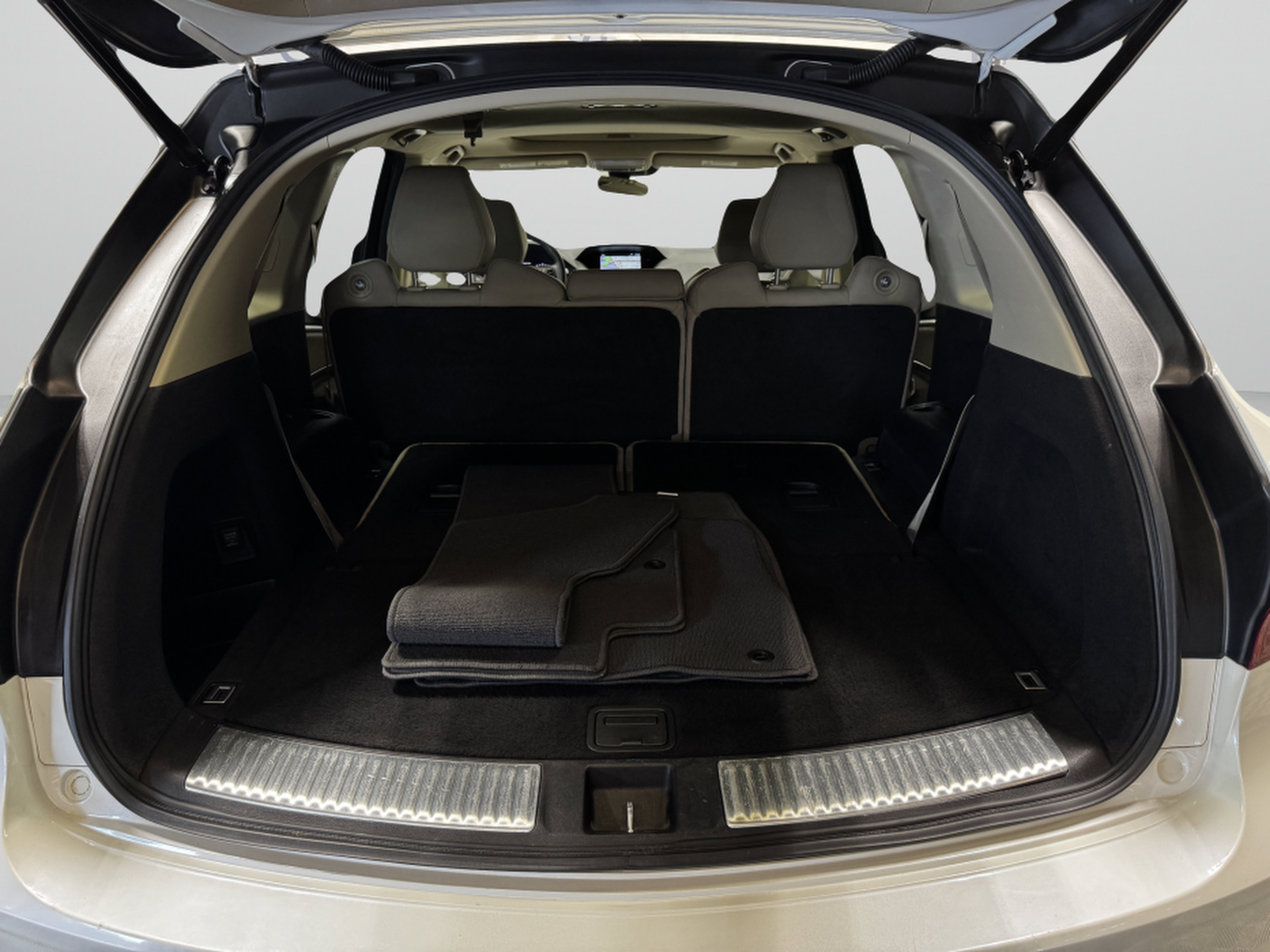Certified 2018 Acura MDX w/ Technology Package FWD image 37