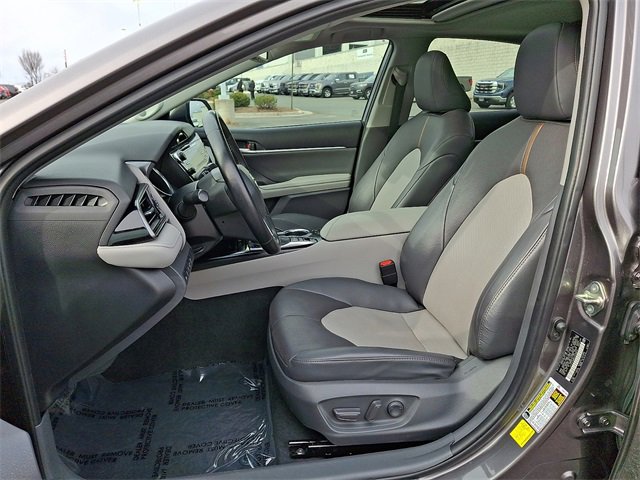 Used 2020 Toyota Camry XLE image 13
