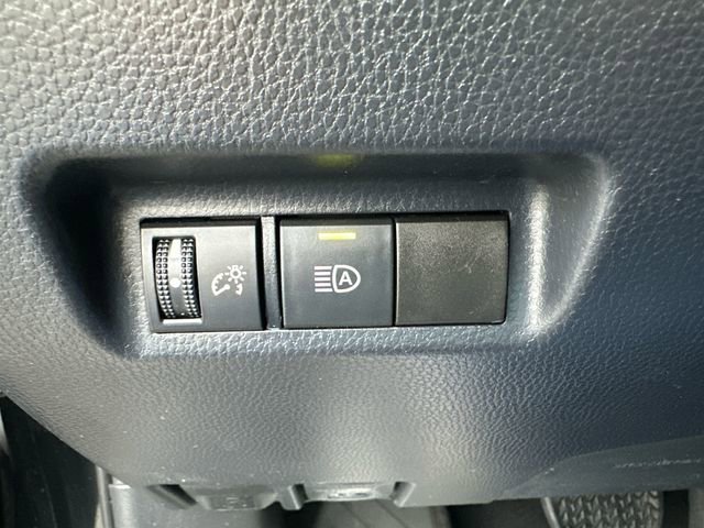 Used 2020 Toyota RAV4 LE w/ Carpet Mat Package image 33