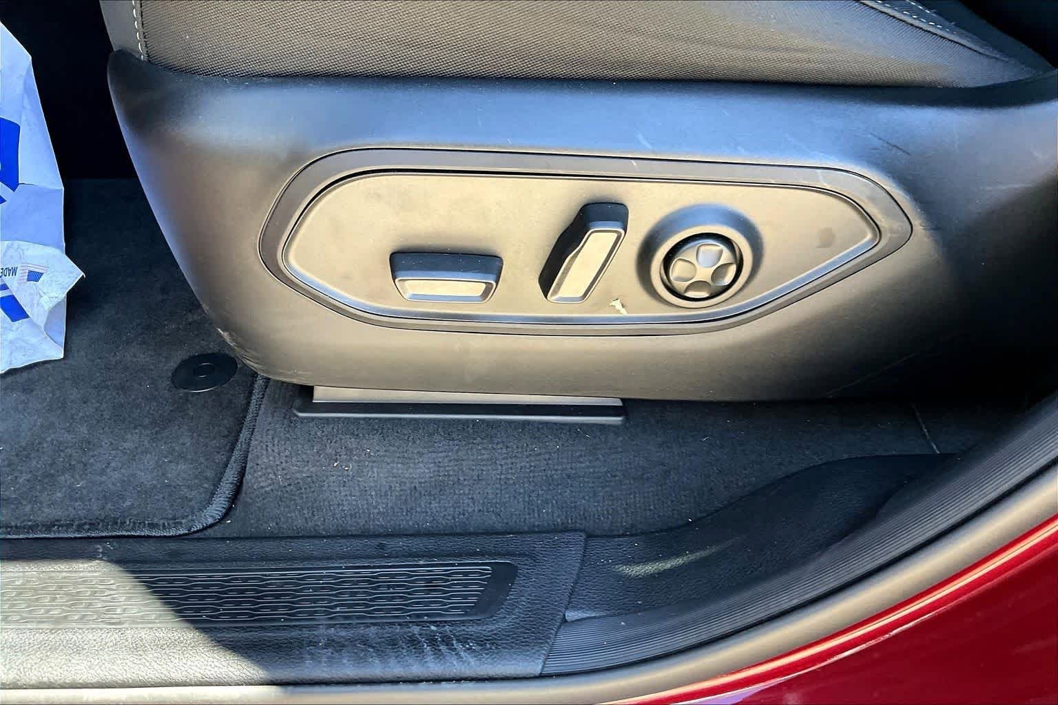 New 2025 Jeep Grand Cherokee Laredo X w/ Luxury Tech Group I image 16