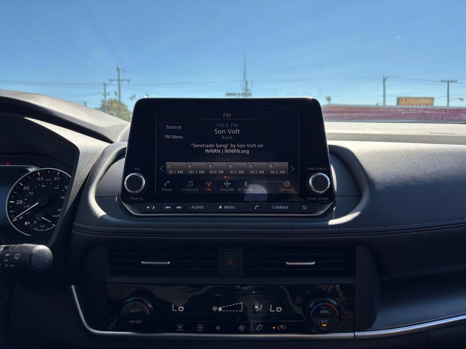 Used 2025 Nissan Rogue SV AWD/4WD image 16