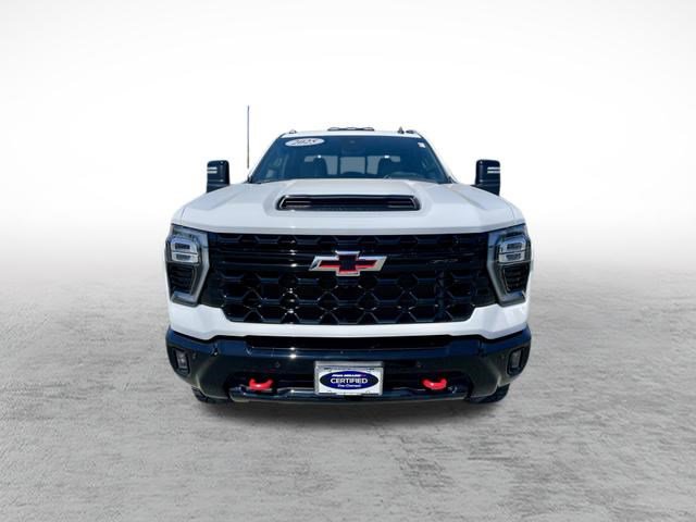 Used 2025 Chevrolet Silverado 2500 ZR2 w/ Technology Package AWD/4WD image 2